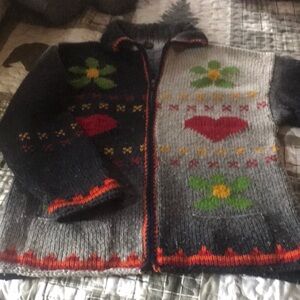 Women’s Hand Knit Wool Sweater, size L